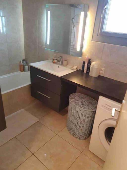 Tres Bel Appartement 3 Pieces + Jardin + Parking Divonne-les-Bains Exterior foto